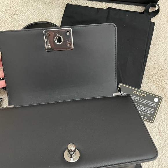 New Chanel small tweed boy with faux pearls flap bag - Picture 5 of 10